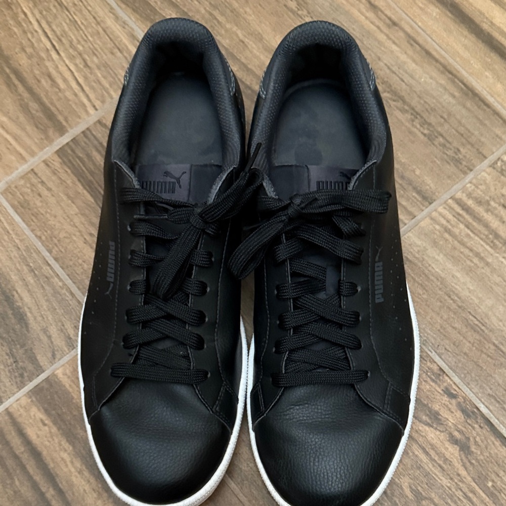 Puma Men's Black and White Sneakers